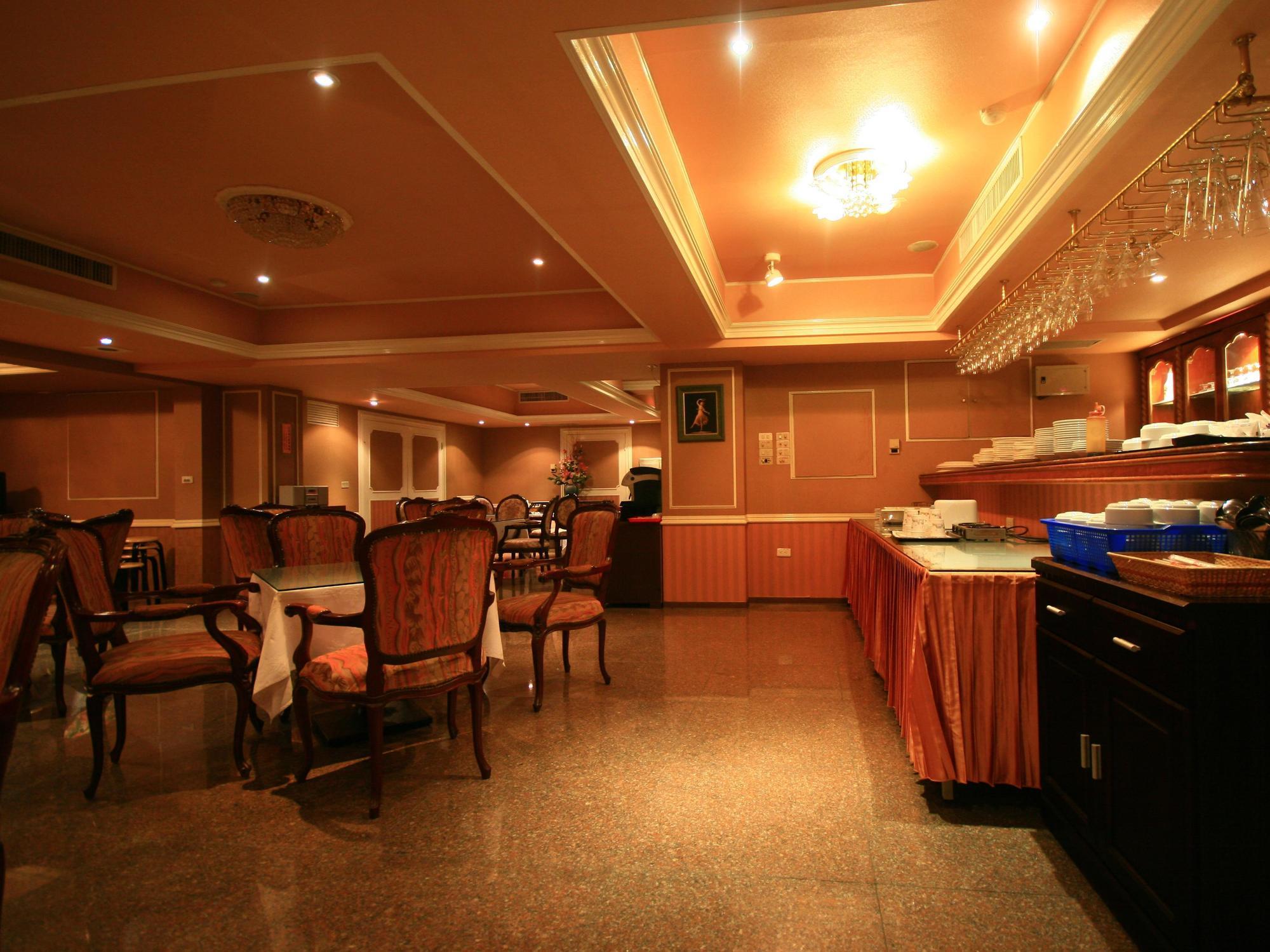 Finders Hotel Hualien Station Extérieur photo