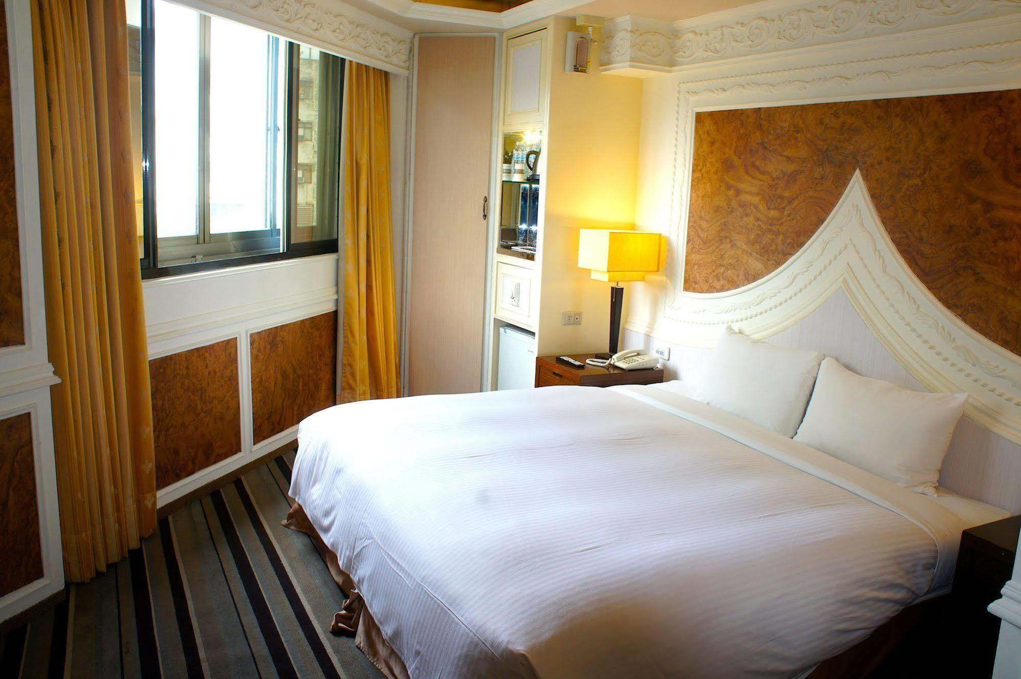 Finders Hotel Hualien Station Extérieur photo