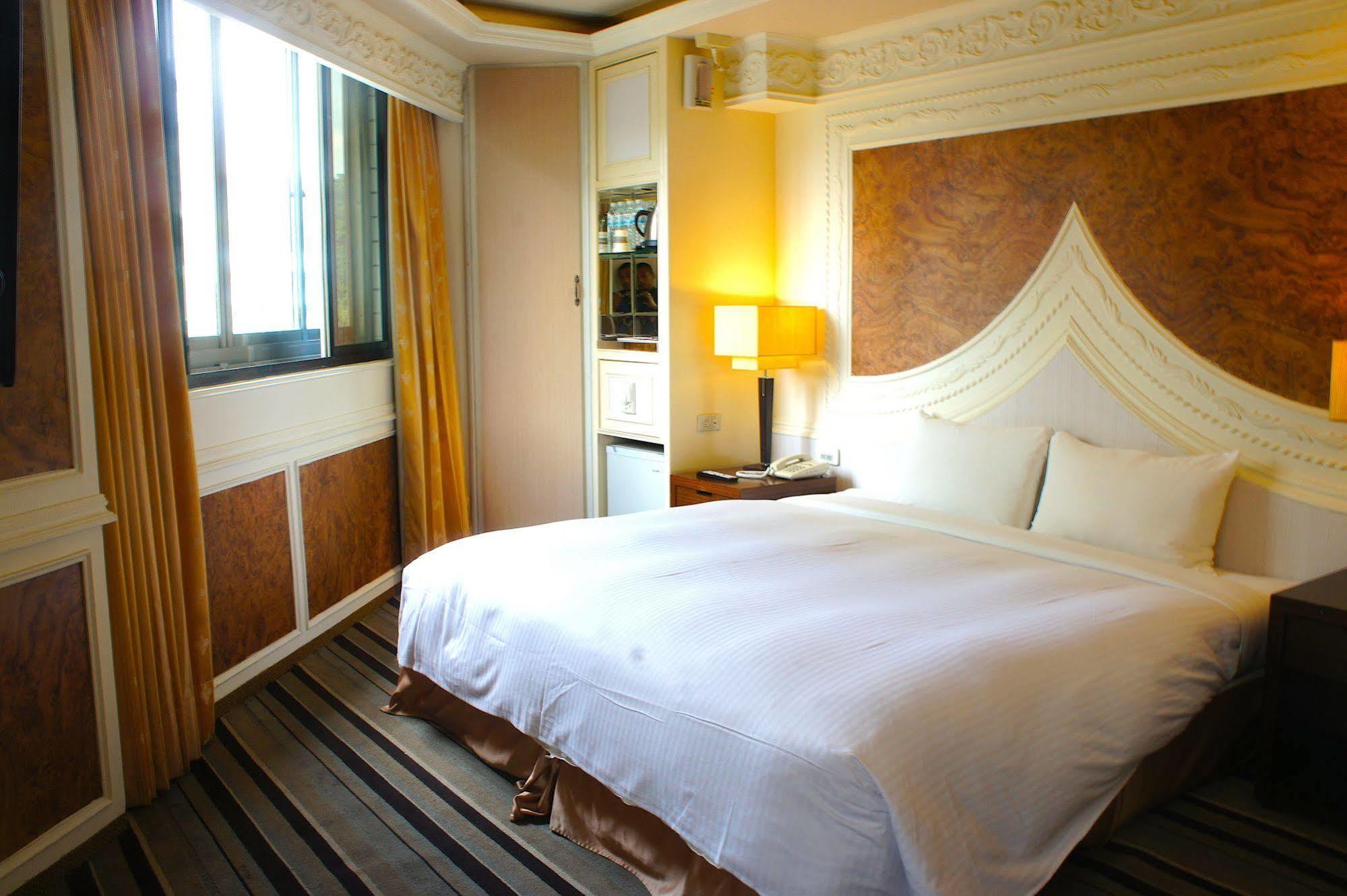 Finders Hotel Hualien Station Extérieur photo